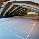 Teniszcsarnok és szabadtéri teniszpályák